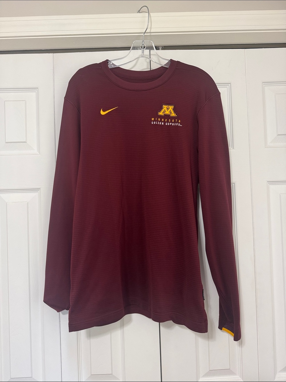 Nike Thick Maroon Long-Sleeve Minnesota Golden Gophers Top with Gold Logo